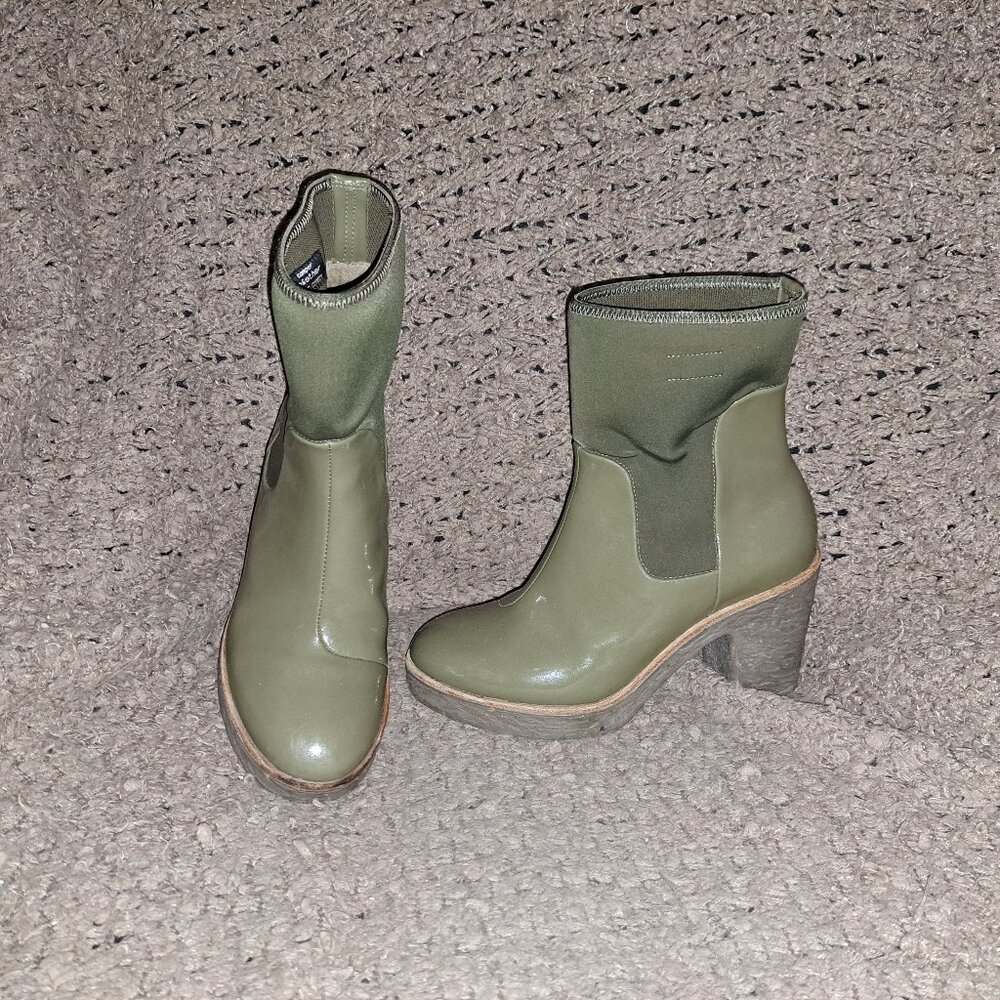 CAMPER TOGETHER RACHEL COMEY-Khaki Patent Leather/Nylon Pull-On Booties-Sz 36-EX